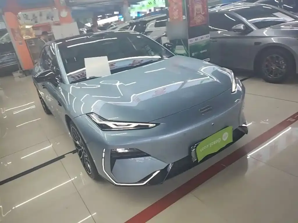Geely Galaxy E8 — фото 10