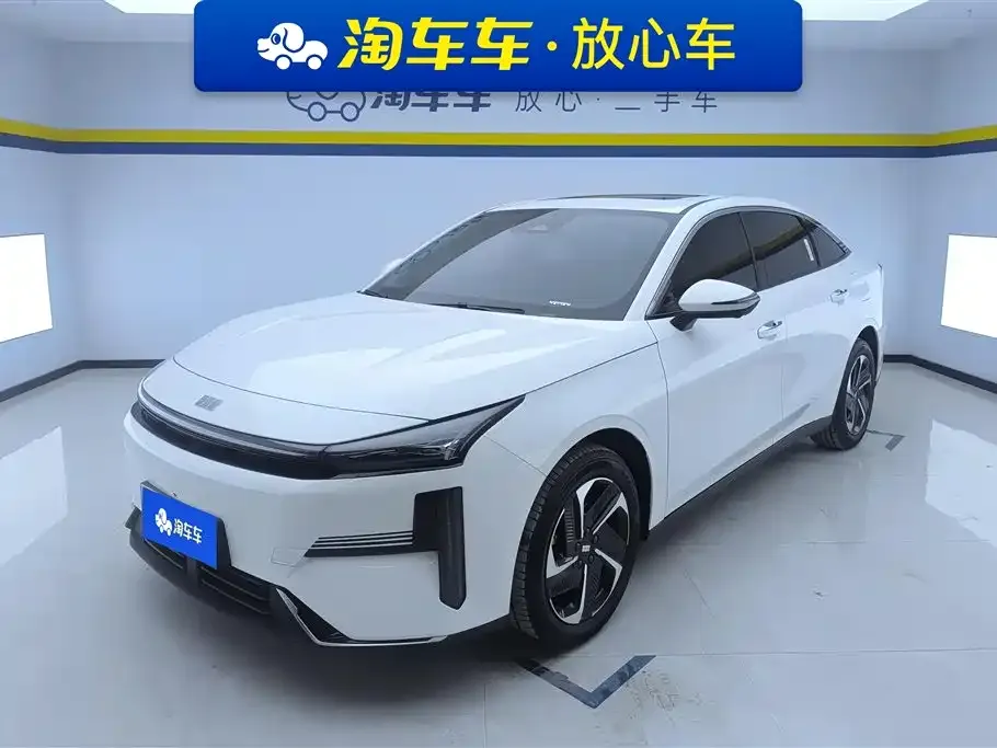 Geely Galaxy L6 — фото 1