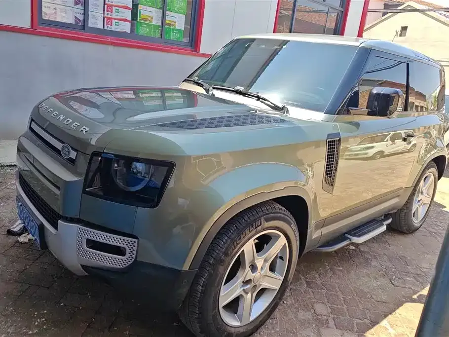 Land Rover Defender — фото 1