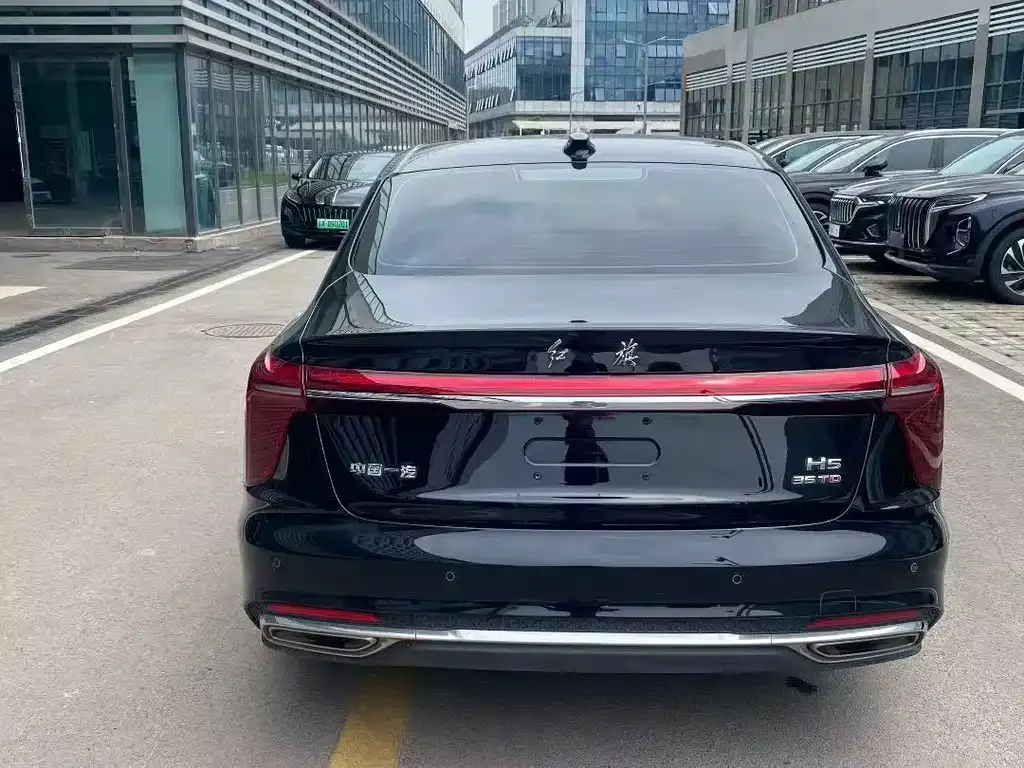 Hongqi H5 — фото 10
