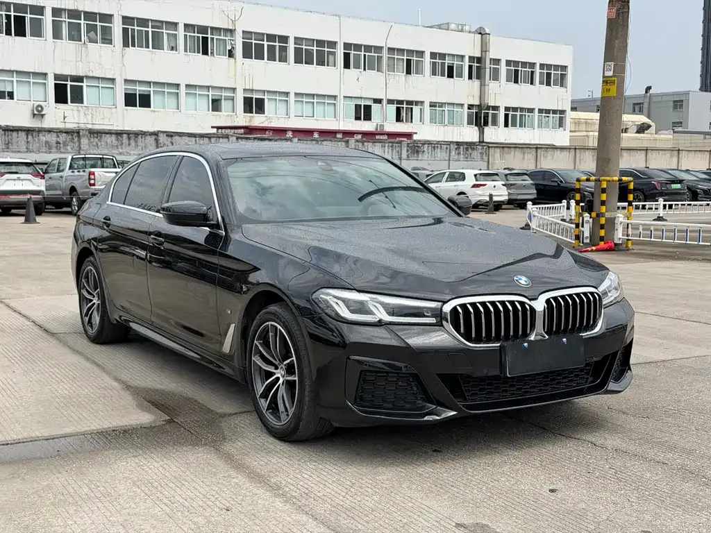 BMW 5 Series — фото 10