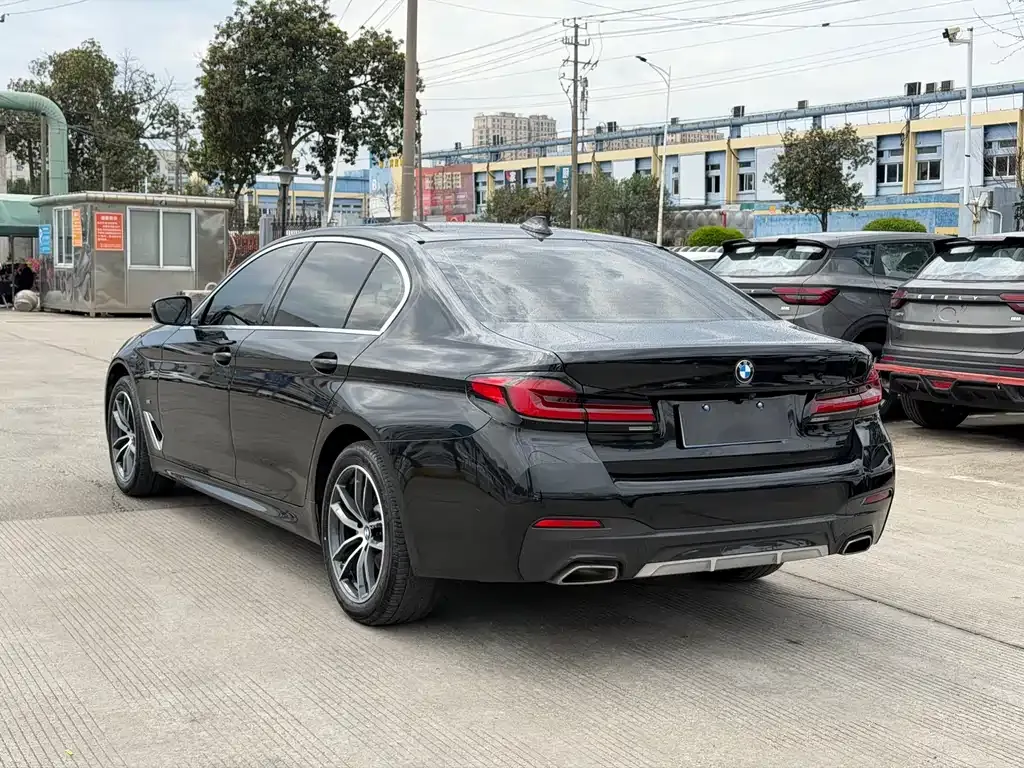 BMW 5 Series — фото 5