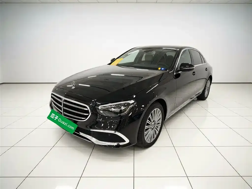Mercedes-Benz E-Class — фото 1