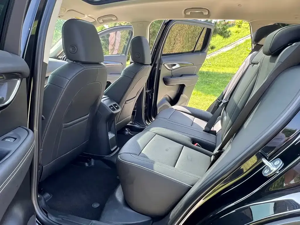Buick Envision Plus — фото 8