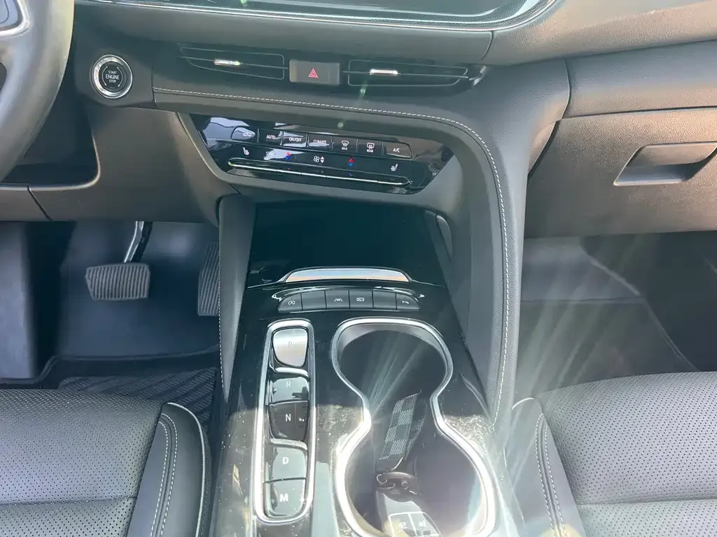 Buick Envision Plus — фото 10