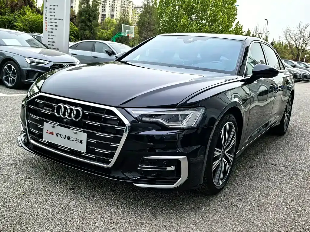 Audi A6L — фото 1
