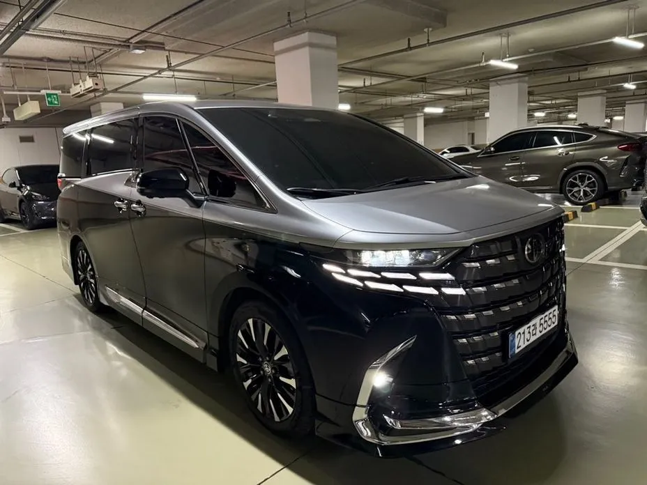 Toyota Alphard — фото 3