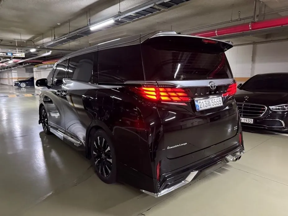 Toyota Alphard — фото 5
