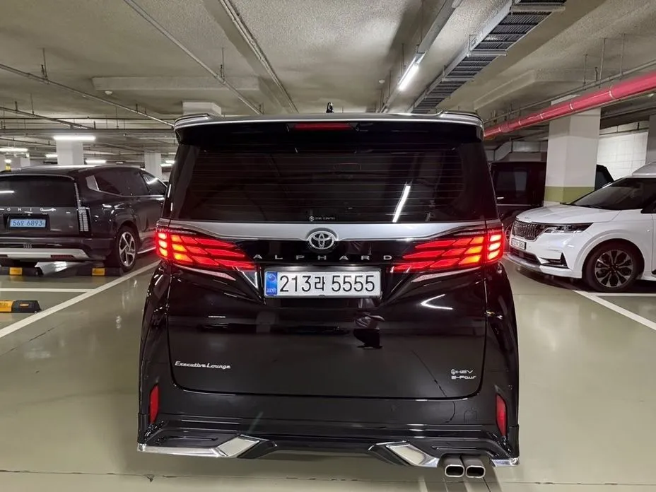 Toyota Alphard — фото 10