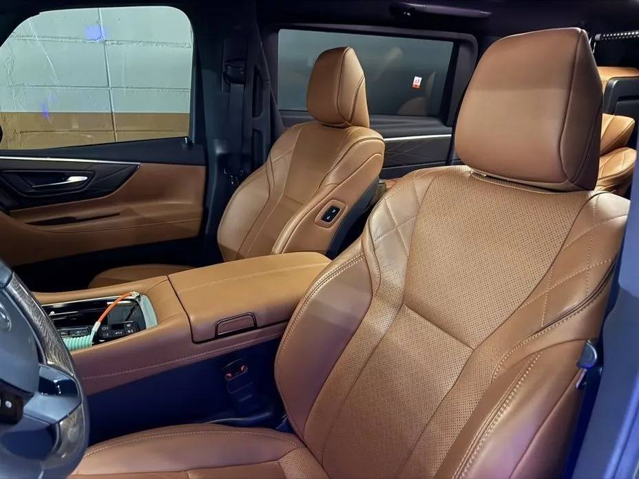 Toyota Alphard — фото 7