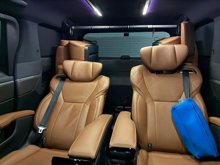 Toyota Alphard — фото 8