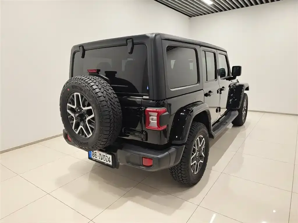 Jeep Wrangler — фото 9