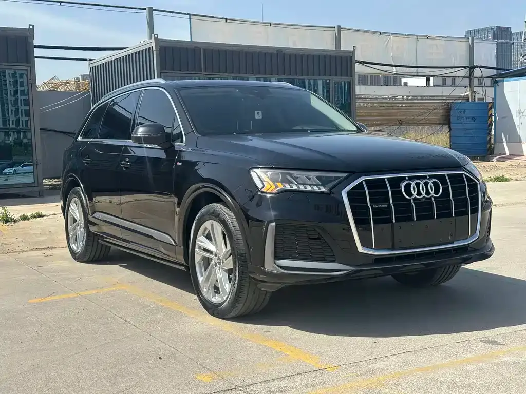 Audi Q7 2021 из CN, фото 3