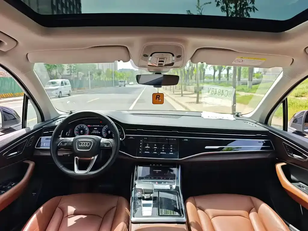 Audi Q7 2021 из CN, фото 5