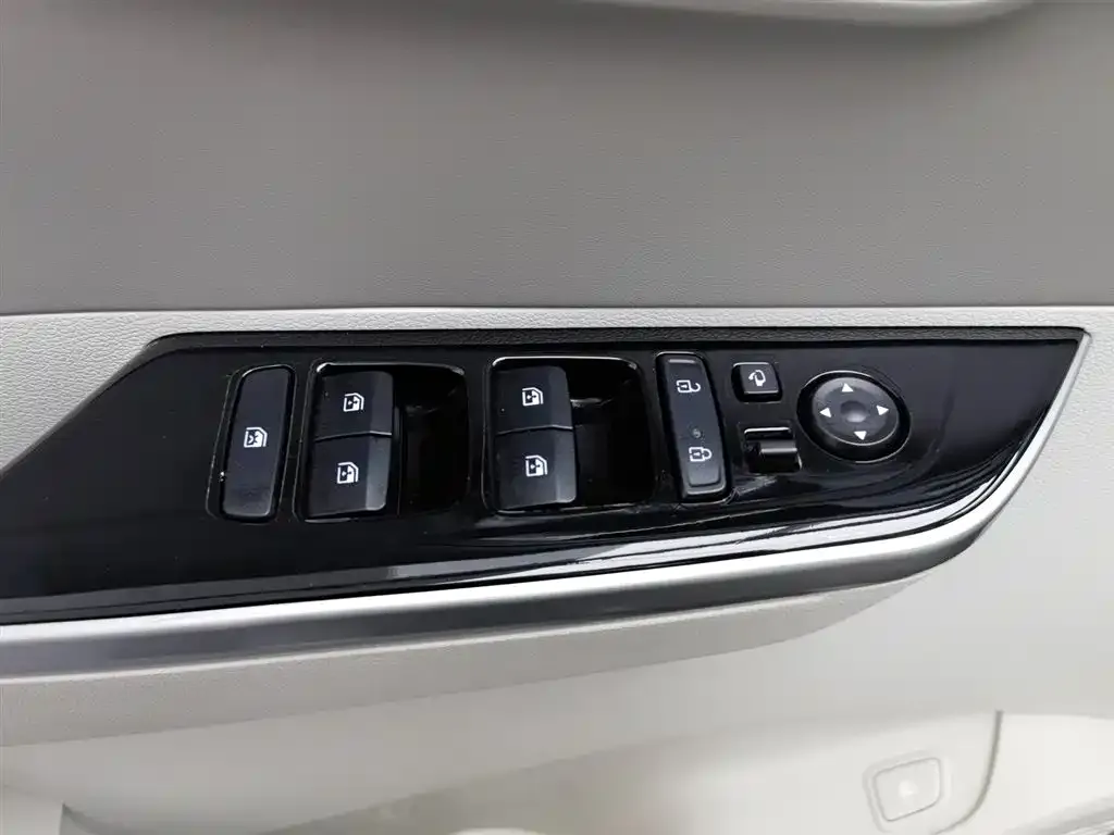 Hyundai Custo — фото 10