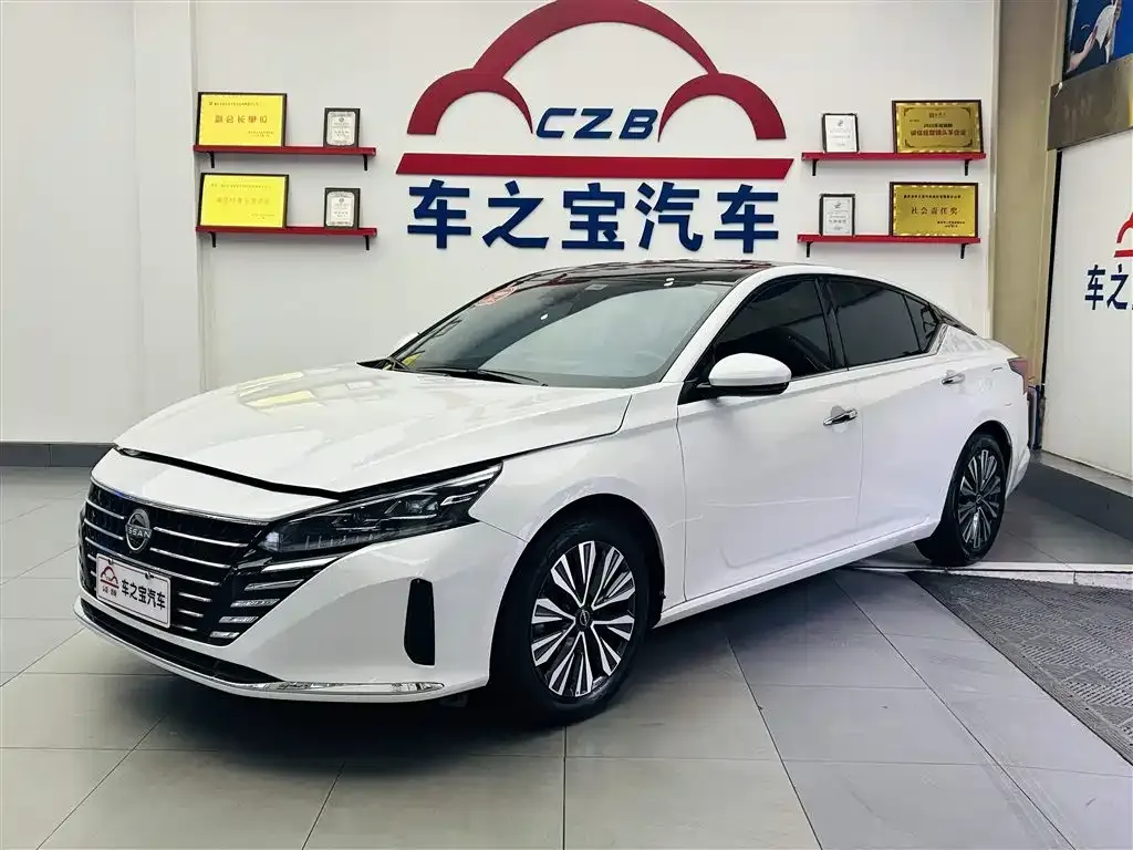 Nissan Teana — фото 1