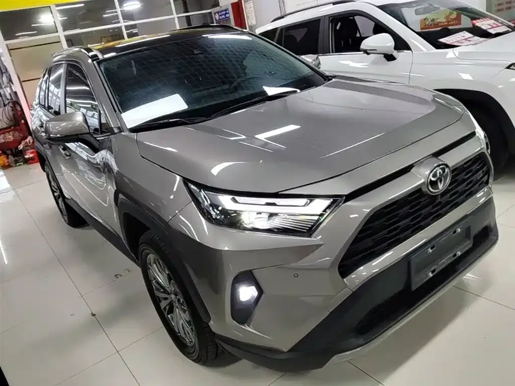 Toyota RAV4 — фото 10