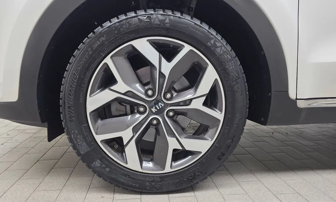 Kia Sportage — фото 9