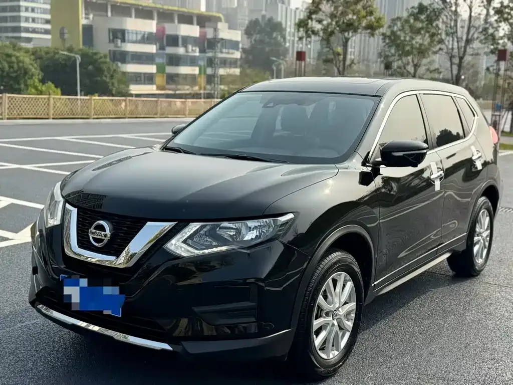 Nissan X-Trail — фото 1