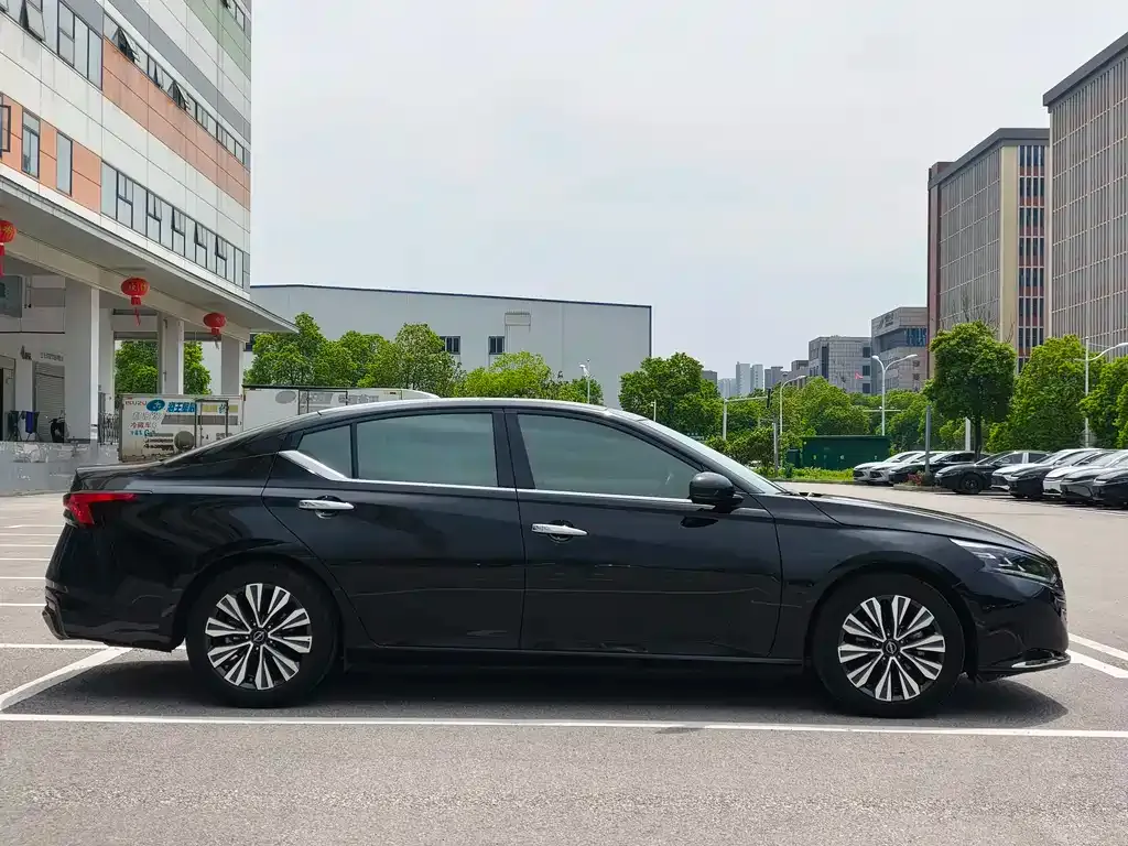 Nissan Teana — фото 2