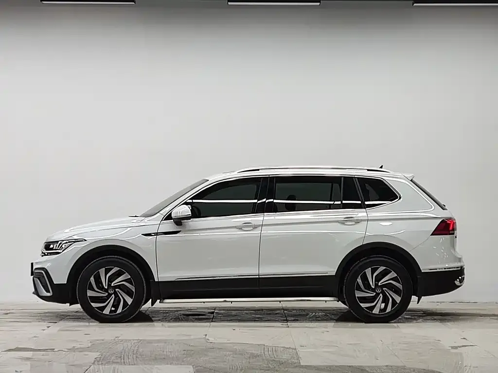 Volkswagen Tiguan L 2022 из CN, фото 6