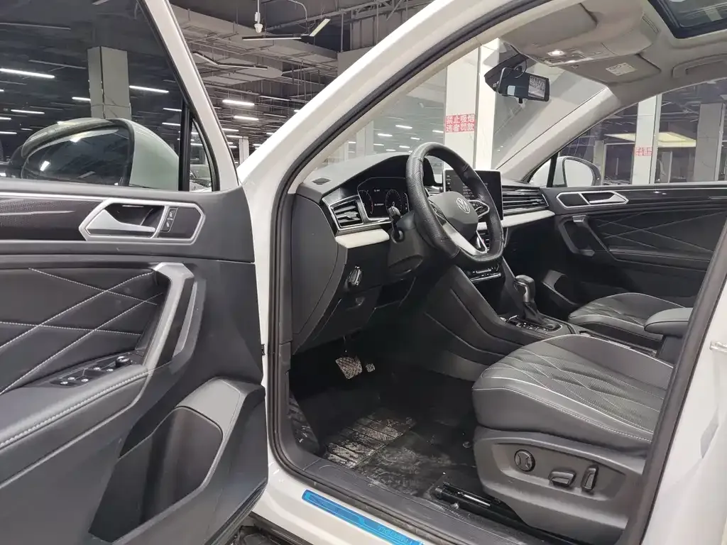 Volkswagen Tiguan L 2022 из CN, фото 7