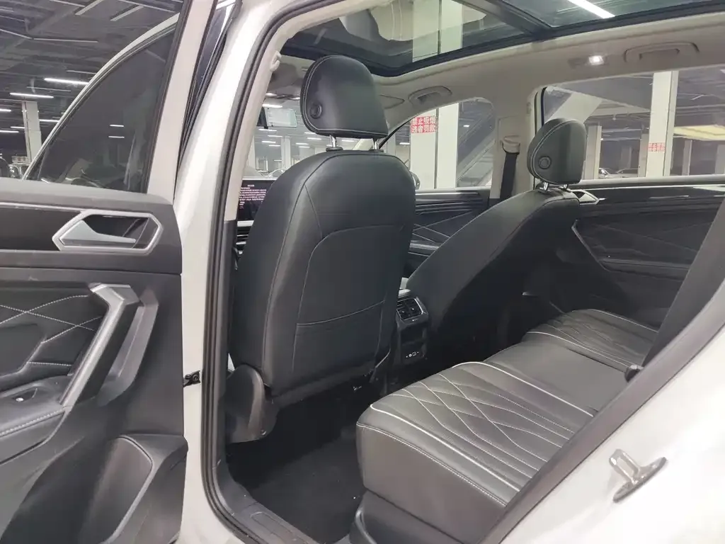 Volkswagen Tiguan L 2022 из CN, фото 10