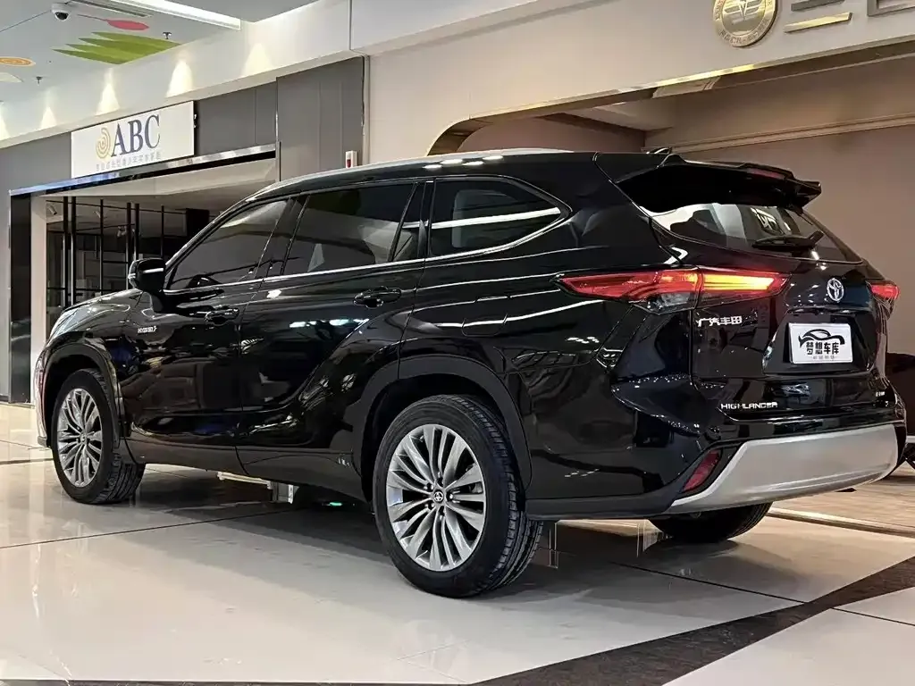 Toyota Highlander — фото 5