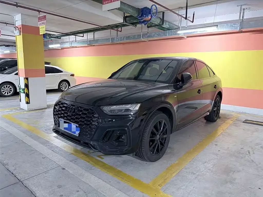 Audi Q5L Sportback — фото 1