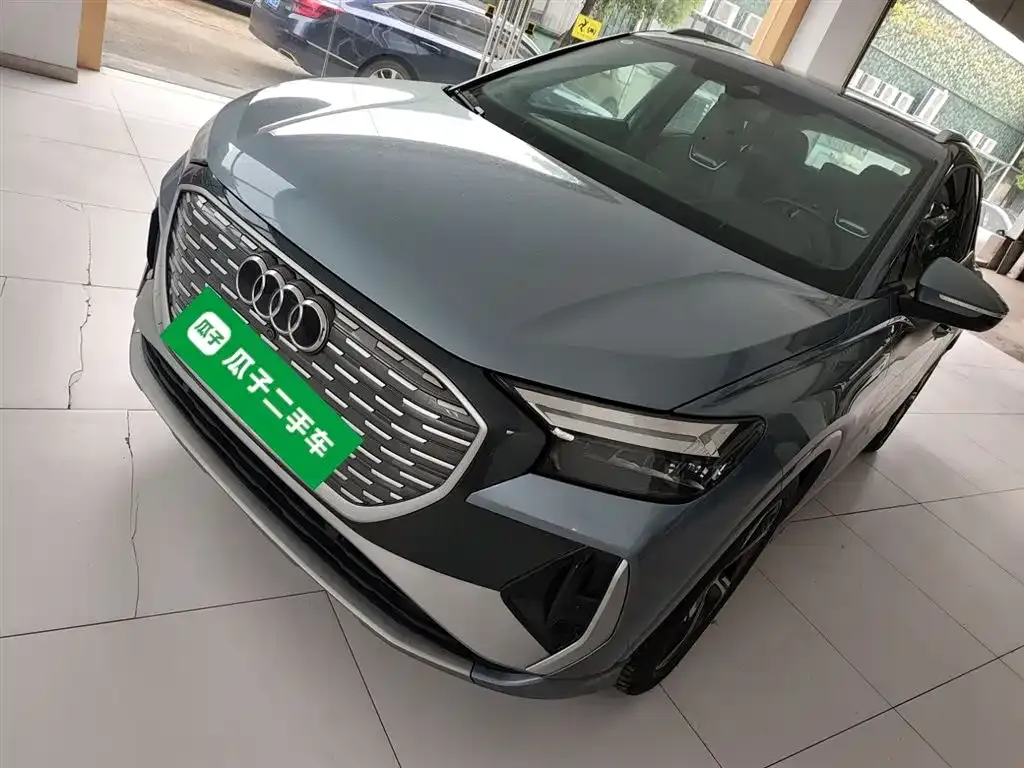 Audi Q4 e-tron — фото 7