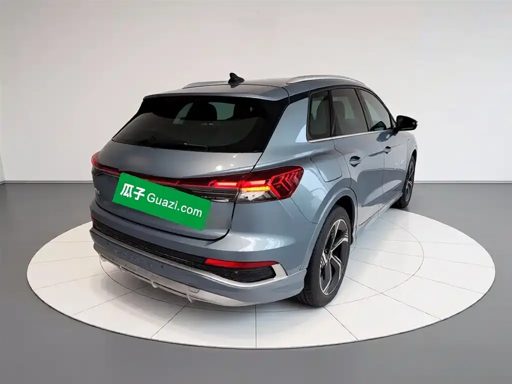 Audi Q4 e-tron — фото 4