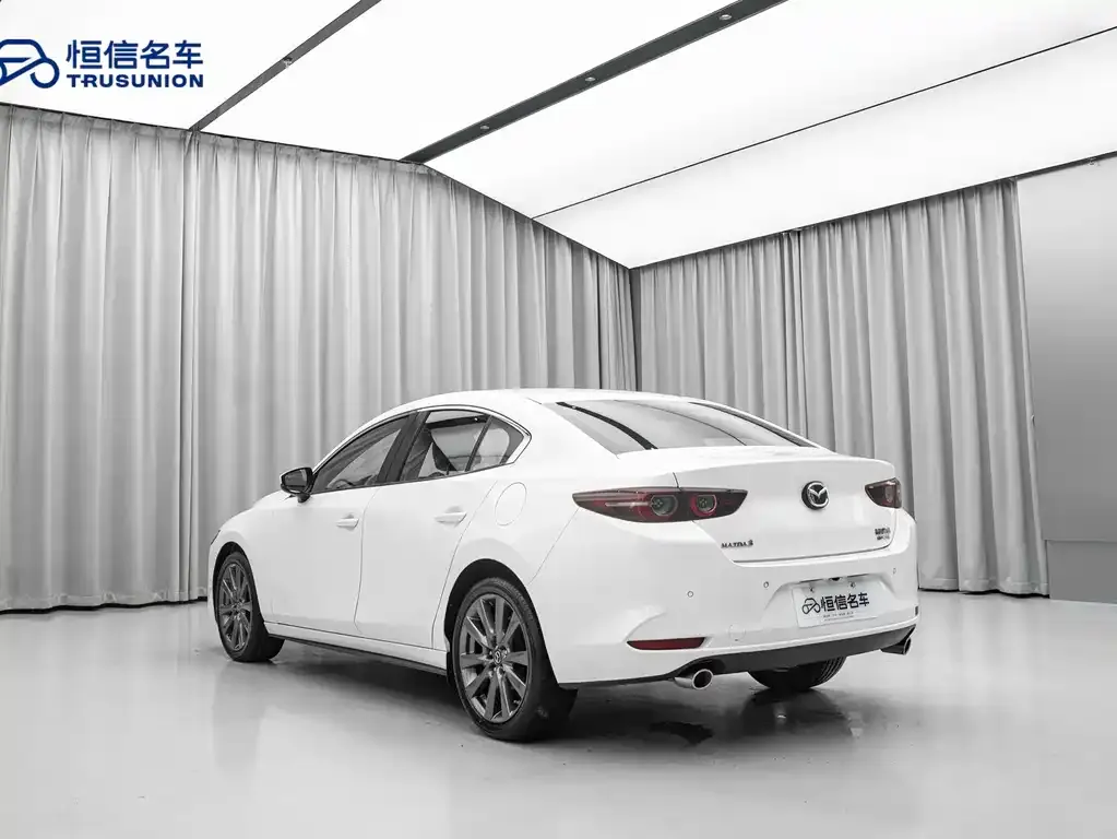 Mazda 3 Axela — фото 10