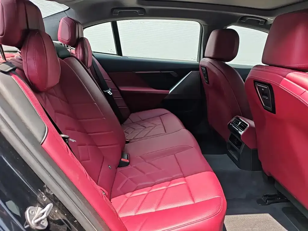 BMW i5 2025 из CN, фото 3