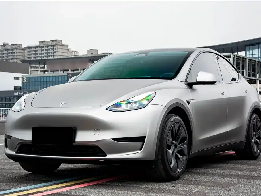 Tesla Model Y — фото 6