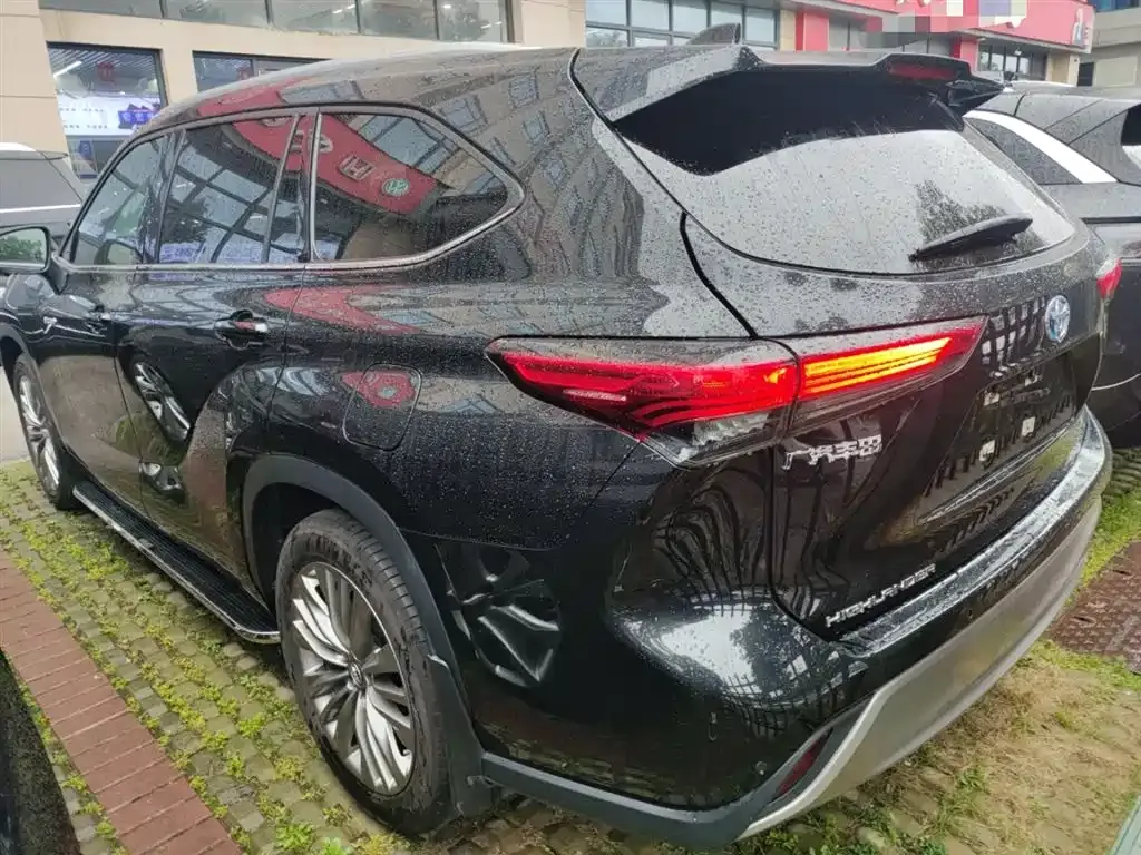Toyota Highlander — фото 2