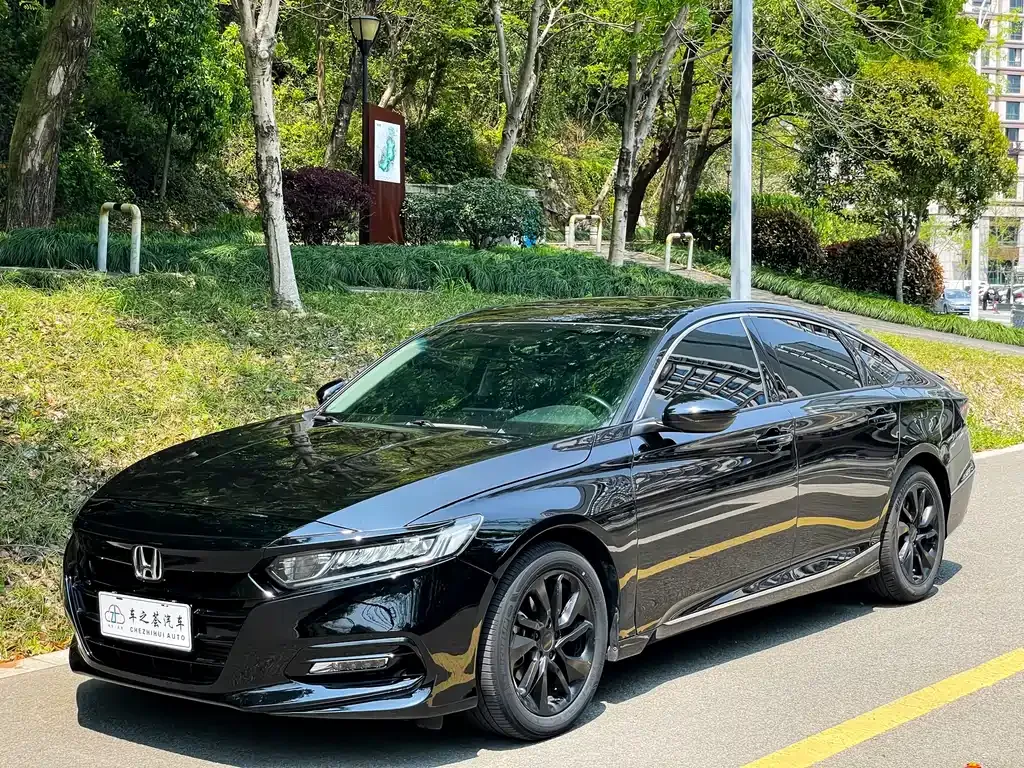 Honda Accord — фото 10