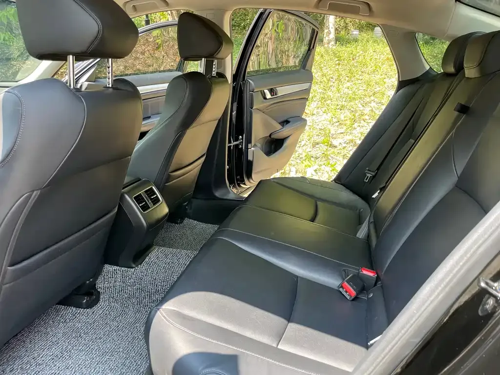 Honda Accord — фото 4