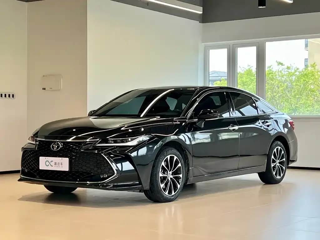 Toyota Avalon — фото 1