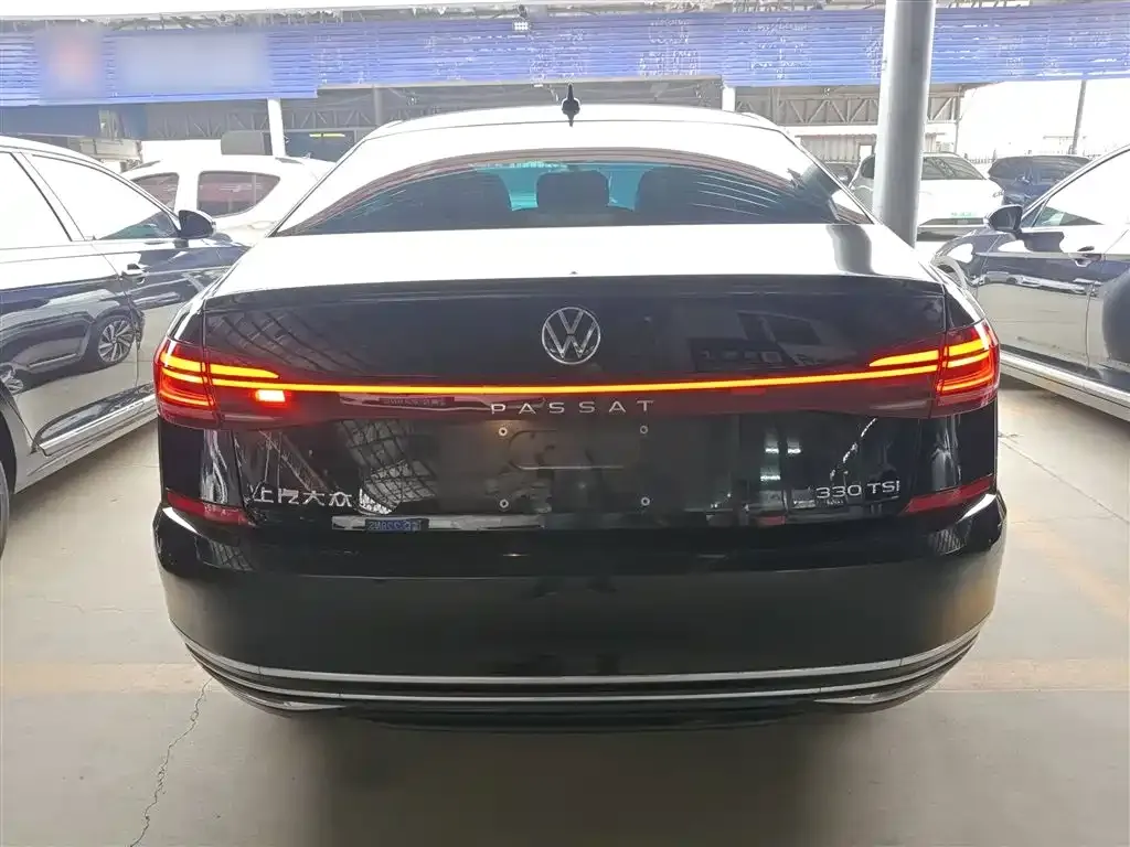 Volkswagen Passat — фото 9