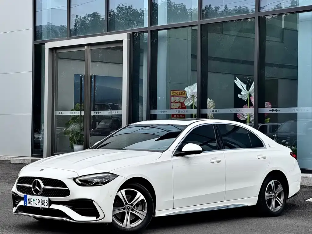 Mercedes-Benz C-Class — фото 1