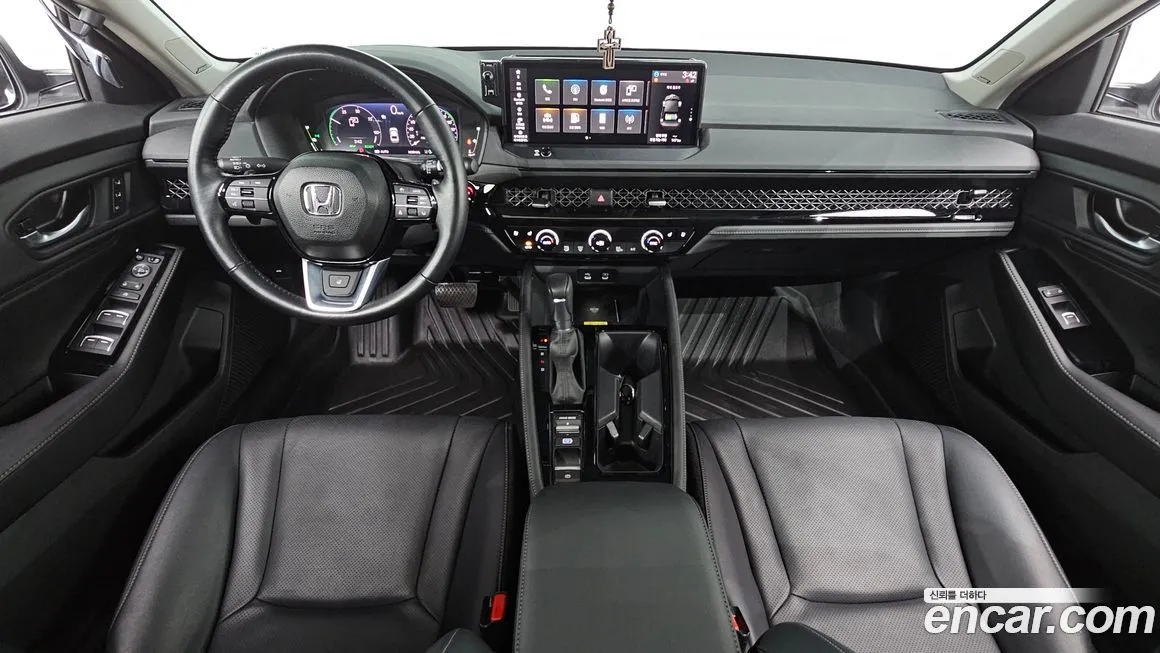 Honda Accord — фото 10