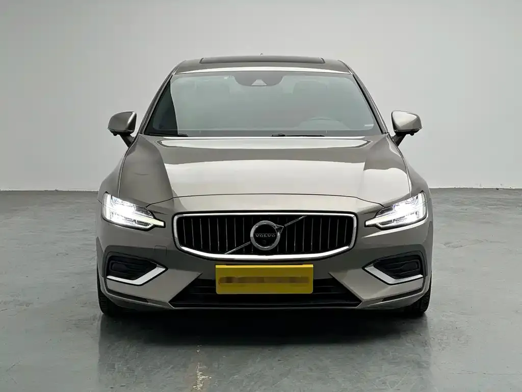 Volvo S60 — фото 5