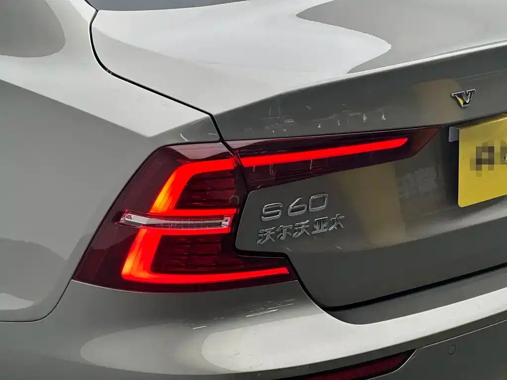 Volvo S60 — фото 2