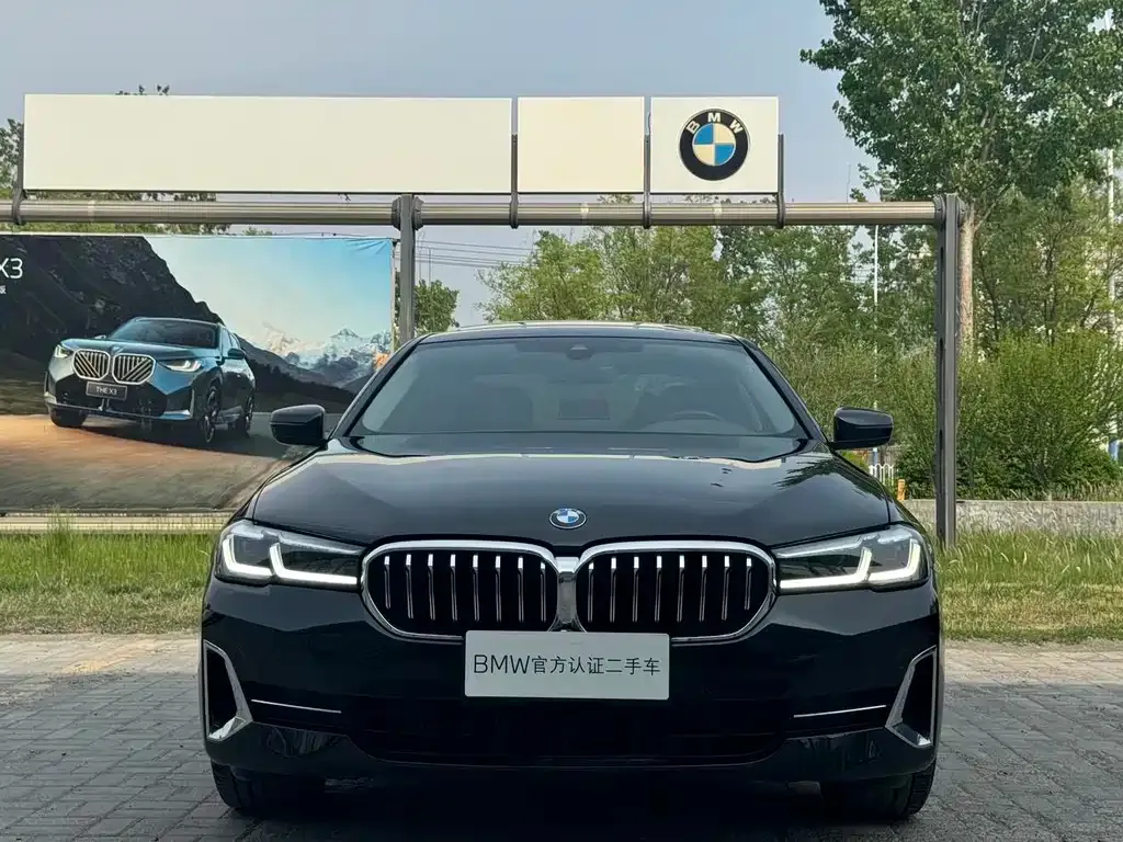 BMW 5 Series — фото 1
