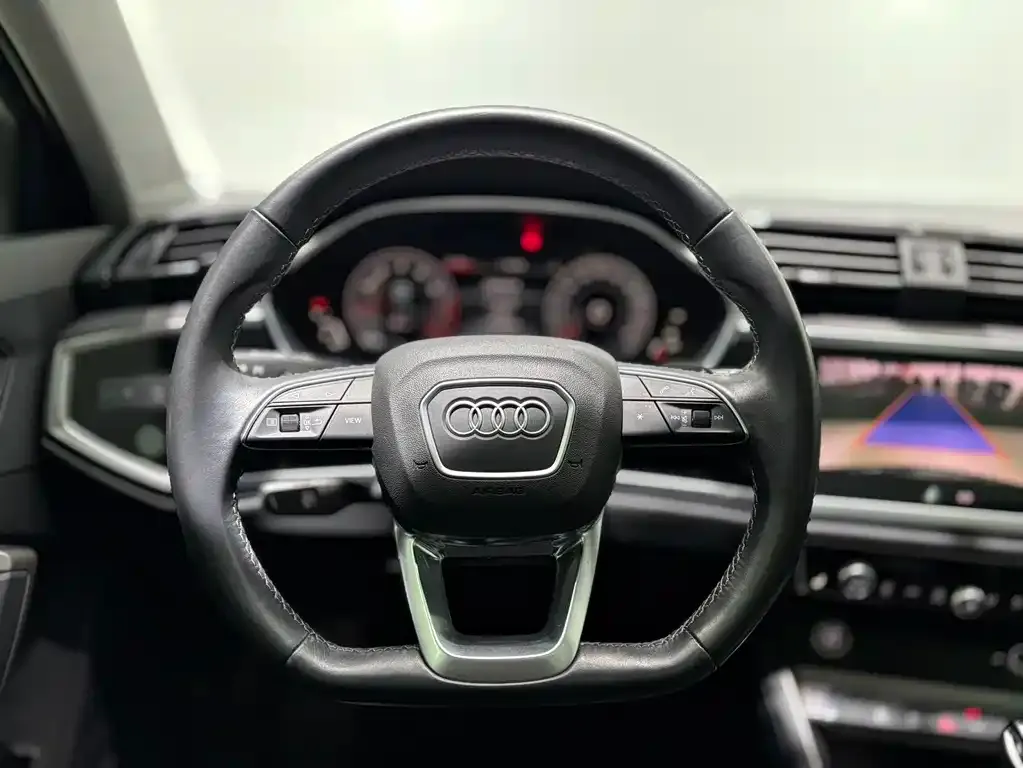 Audi Q3 — фото 4