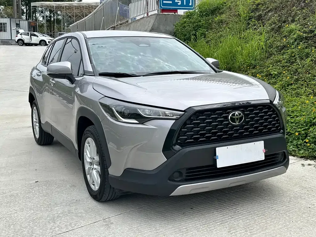 Toyota Corolla Cross — фото 7