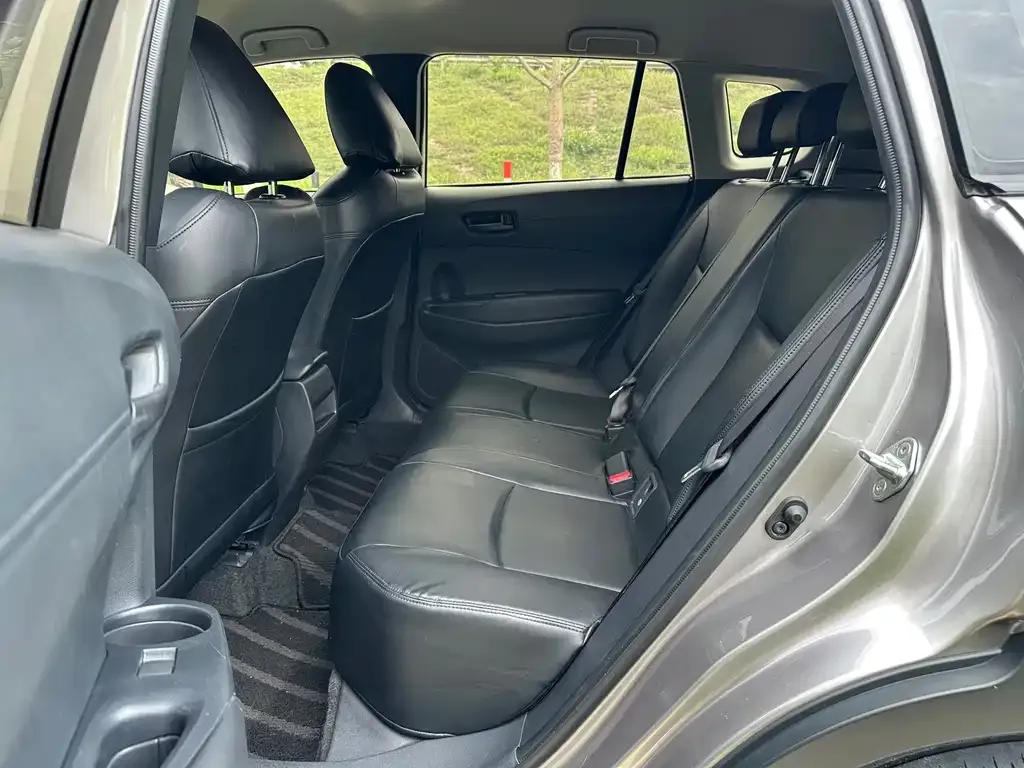 Toyota Corolla Cross — фото 10