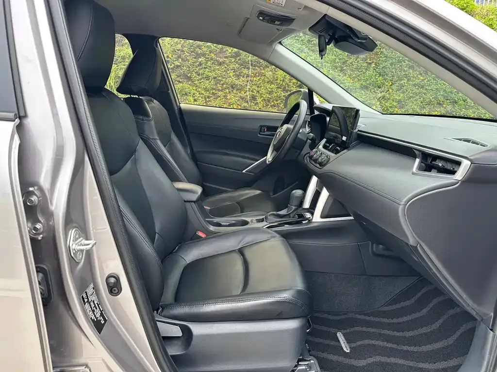 Toyota Corolla Cross — фото 9