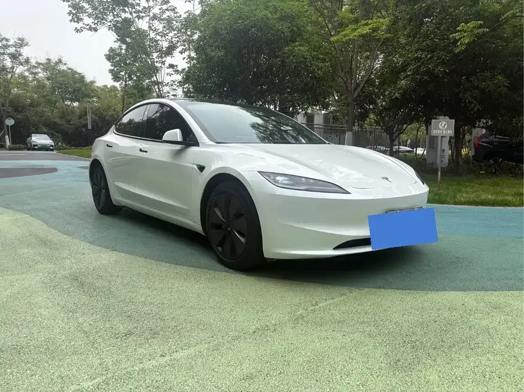 Tesla Model 3 — фото 9
