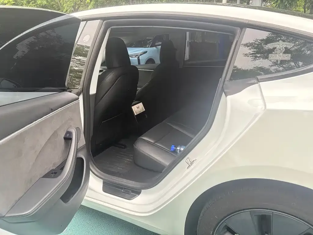 Tesla Model 3 — фото 4